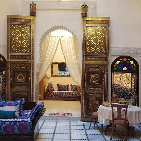 Riad Alkatib مكناز المظهر الخارجي الصورة