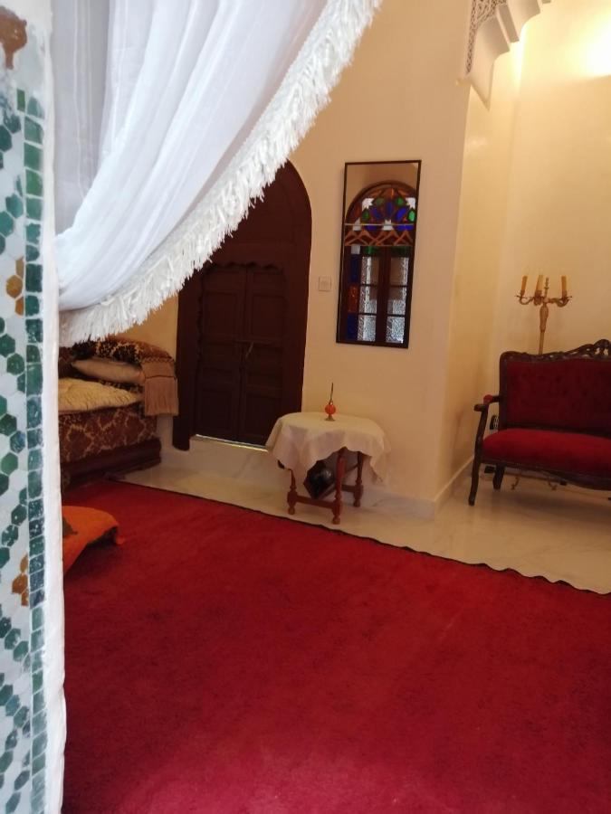 Riad Alkatib مكناز المظهر الخارجي الصورة