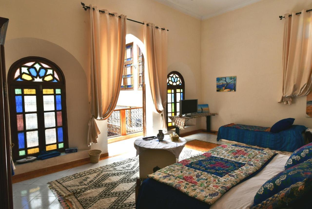 Riad Alkatib مكناز المظهر الخارجي الصورة