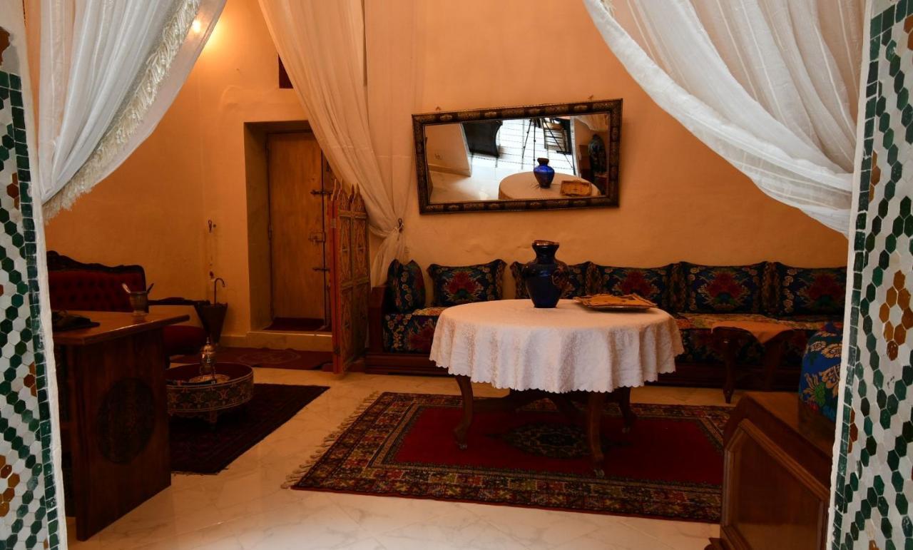 Riad Alkatib مكناز المظهر الخارجي الصورة