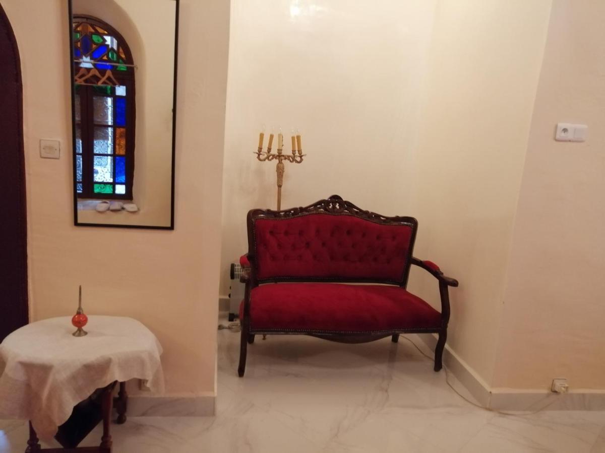 Riad Alkatib مكناز المظهر الخارجي الصورة