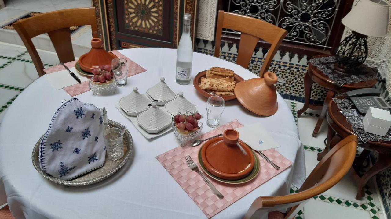 Riad Alkatib مكناز المظهر الخارجي الصورة