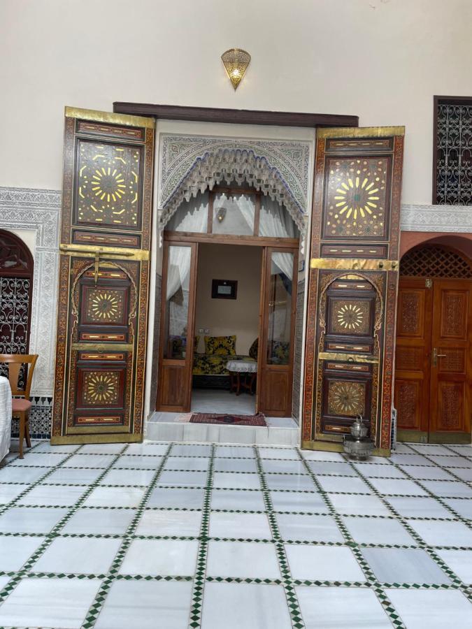 Riad Alkatib مكناز المظهر الخارجي الصورة