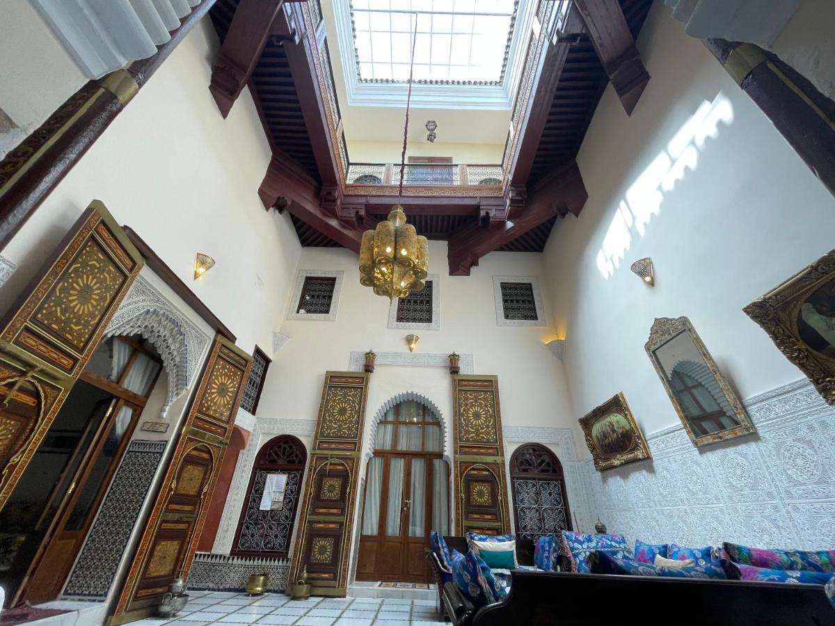 Riad Alkatib مكناز المظهر الخارجي الصورة